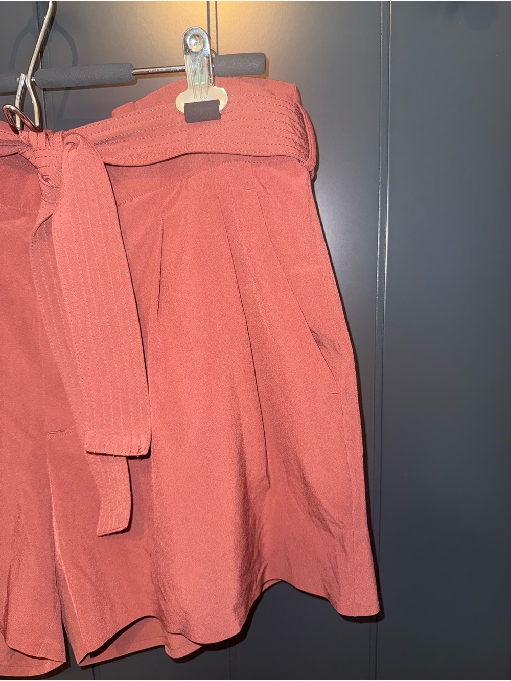 Athleta Cognac Brown Skyline II Paper Bag High Rise Shorts - Picture 4 of 7